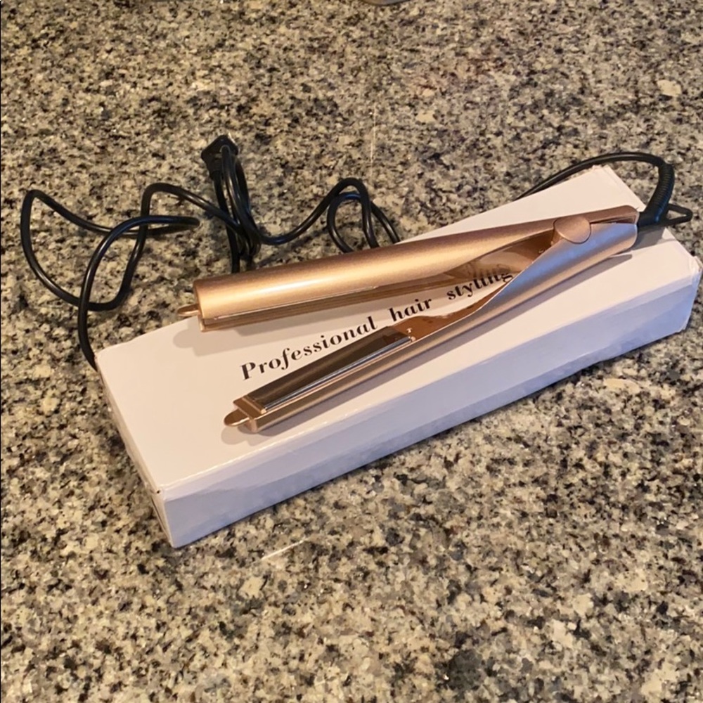 ❌SOLD❌ Professional 2-in-1 Curler & Straightener